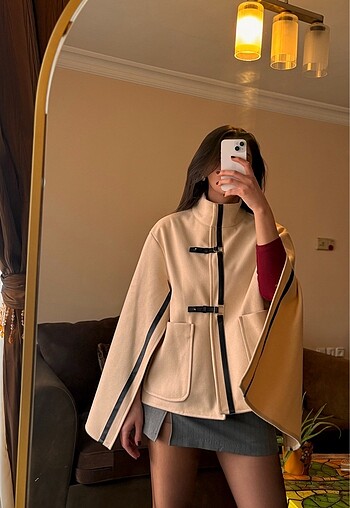 Zara Kolları yırtmaçlı regular ceket