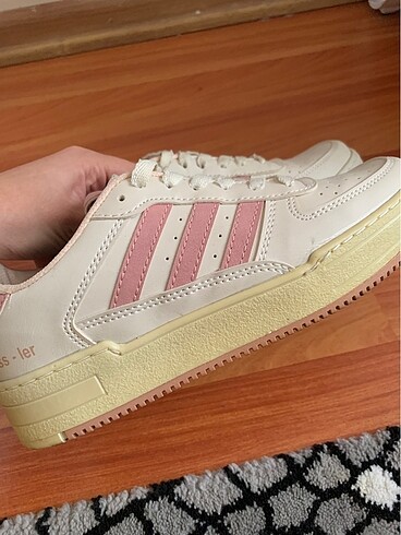 Adidas spor ayakkabı