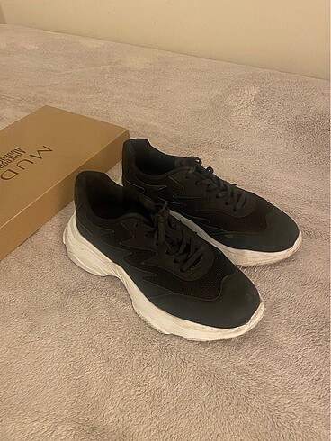 Mudo Sneakers