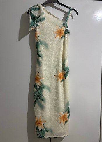 Beyaz Desenli Drapeli Midi Askılı Elbise - Görsel 2