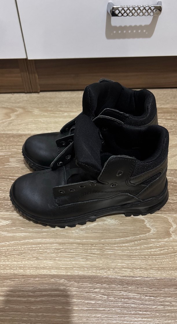 Siyah Tokalı Bot - Görsel 2