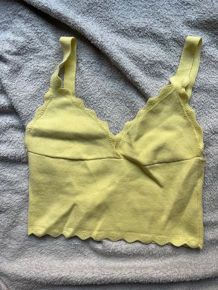 Sarı Dantel Detaylı V Yaka Kolsuz Kadın Atlet - Görsel 2