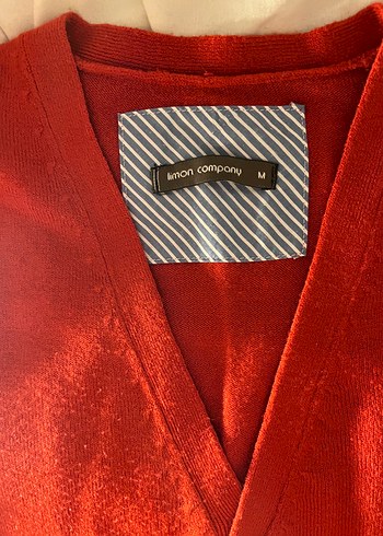 Kırmızı Altın Düğmeli Hırka - Görsel 3