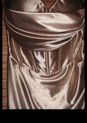 Bej Parlak Uzun Drapeli Straplez Abiye Elbise - Görsel 3