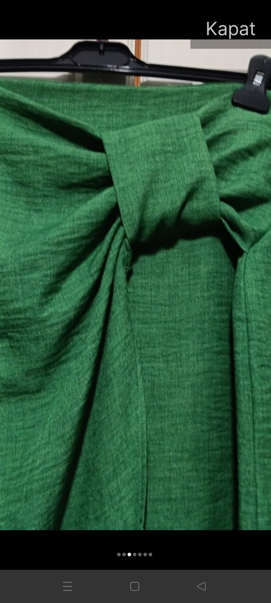 Yeşil Dökümlü Uzun Keten Etek - Görsel 3