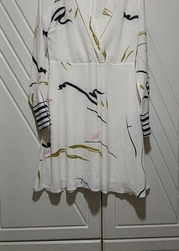 Beyaz Desenli V Yaka Uzun Kollu minş elbise - Görsel 2