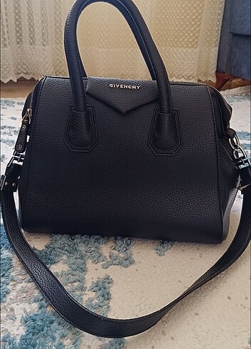 GIVENCHY Kol çantası