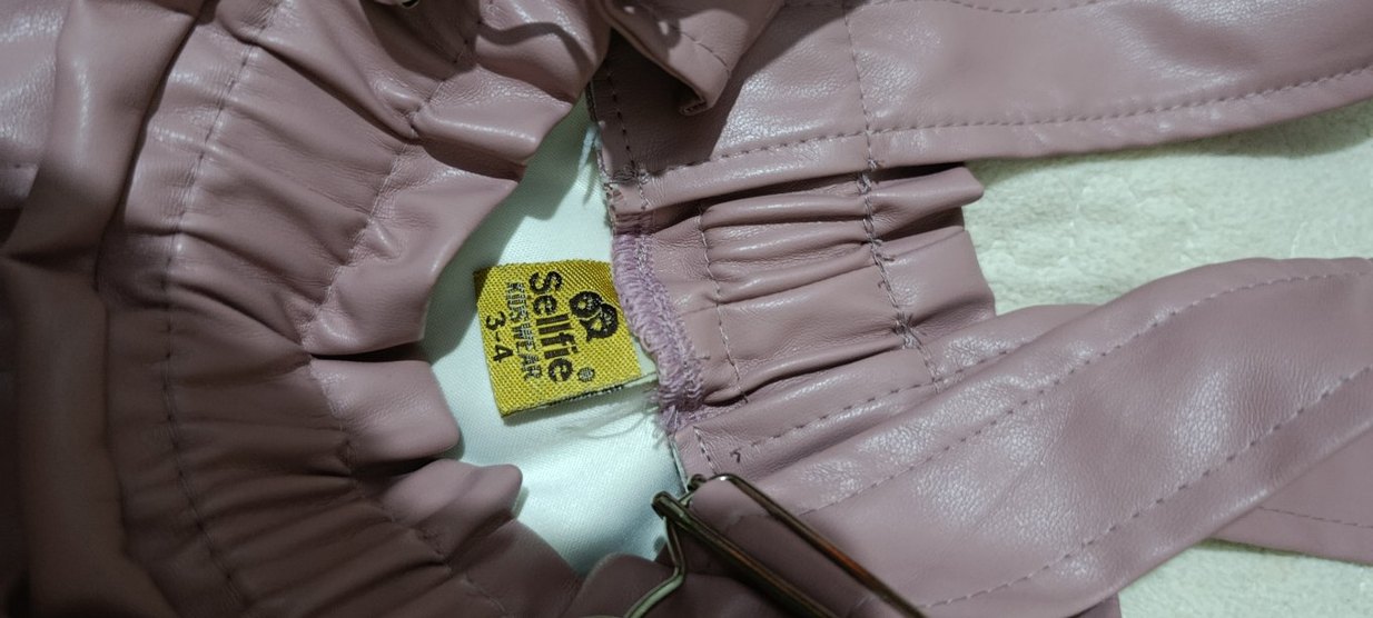 Düğmeli Pembe Deri Kız Elbise - Görsel 4