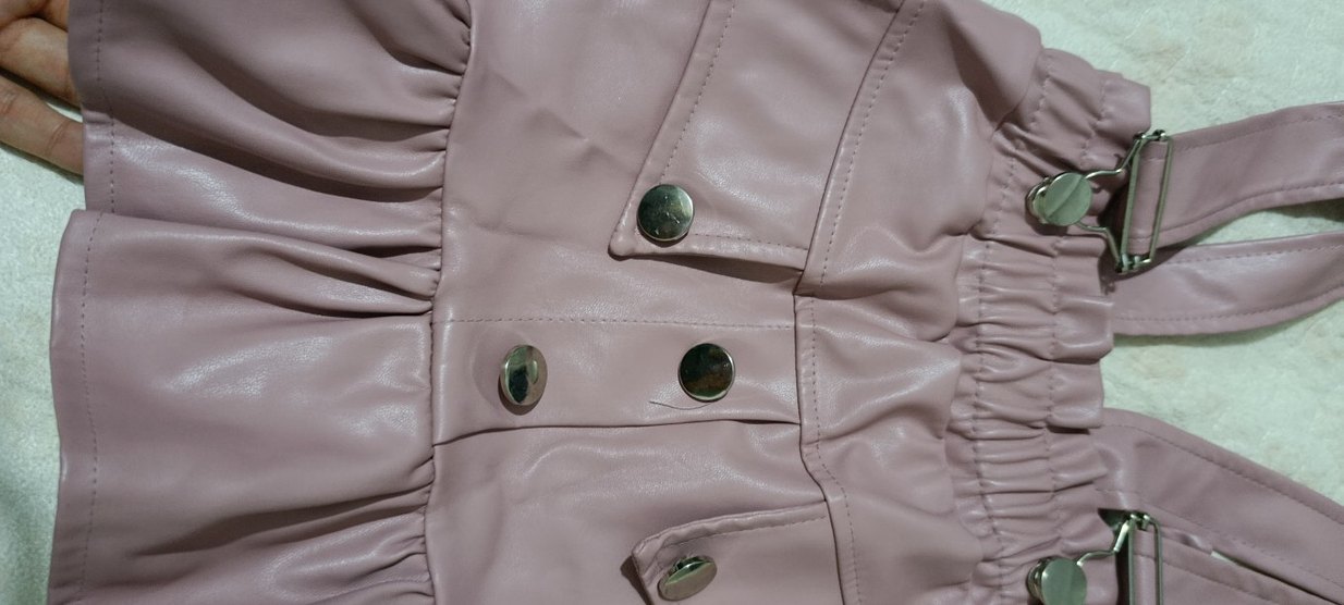 Düğmeli Pembe Deri Kız Elbise - Görsel 3