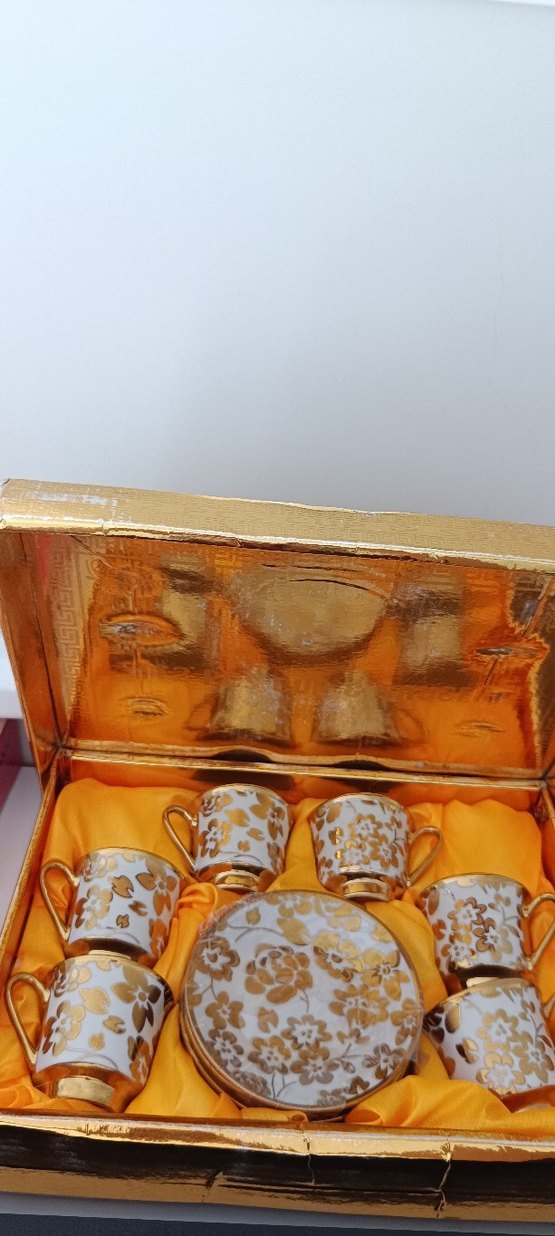 Beyaz Çiçek Desenli Fincan Takımı - Görsel 2