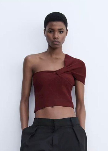 Zara Siyah Kısa Kollu Fiyonklu triko Bluz