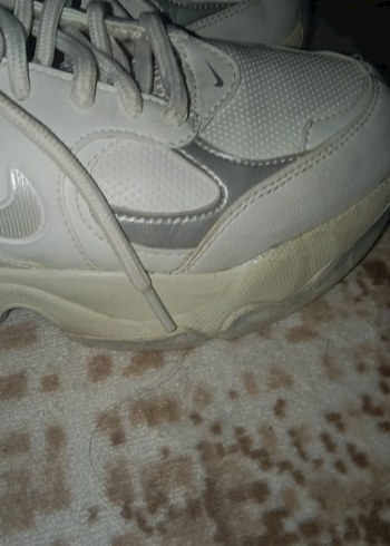 Beyaz Nike Spor Ayakkabı - Görsel 3