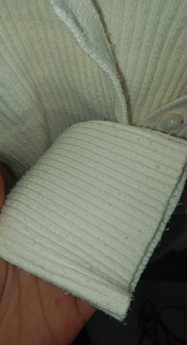 Düğmeli Beyaz Yün Kadın Kazak - Görsel 4