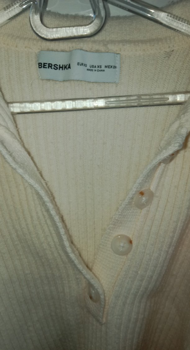 Düğmeli Beyaz Yün Kadın Kazak - Görsel 2