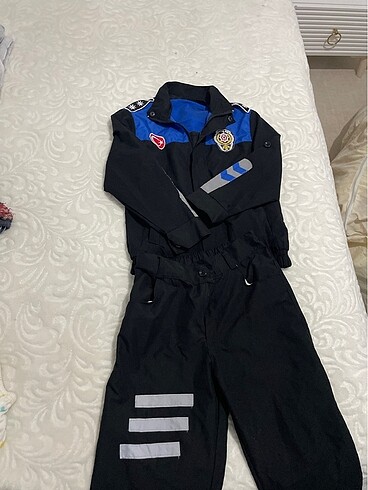 Polis kostümü