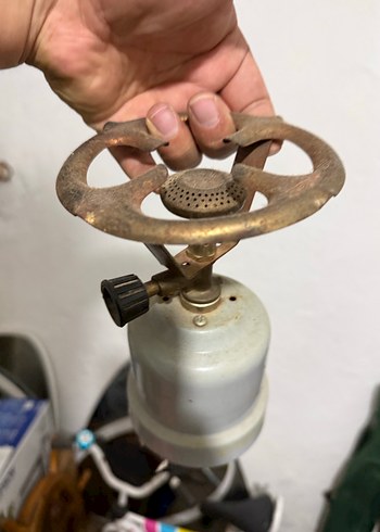 Beden Bej ve gri taşınabilir kamp ocağı