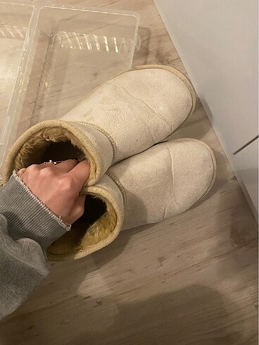 38 Beden ten rengi Renk bej kısa ugg