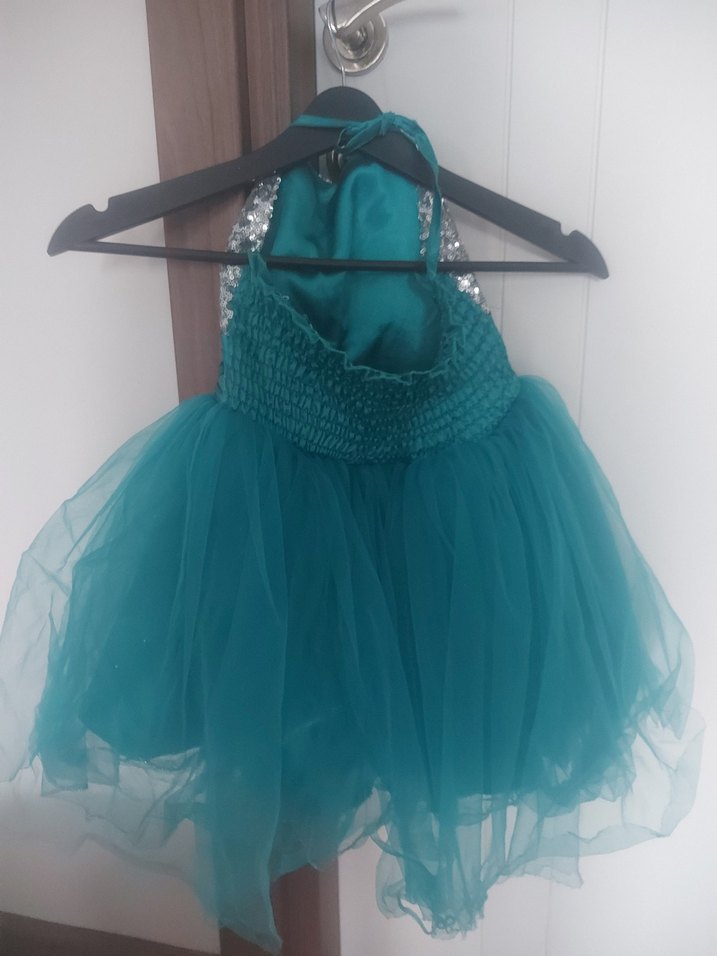 Parlak Turkuaz Payetli Kolsuz Kız Elbisesi - Görsel 2