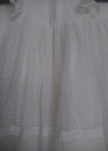 Kız Çocuk Beyaz Fırfırlı Nakışlı Elbise - Görsel 3