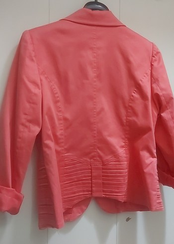42 Beden Pilise Detaylı Pembe Kısa Kadın Blazer Ceket