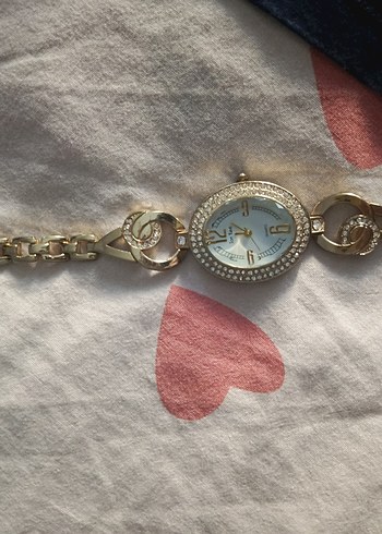 Zincir Detaylı Parlak Altın Kadın Saati - Görsel 4