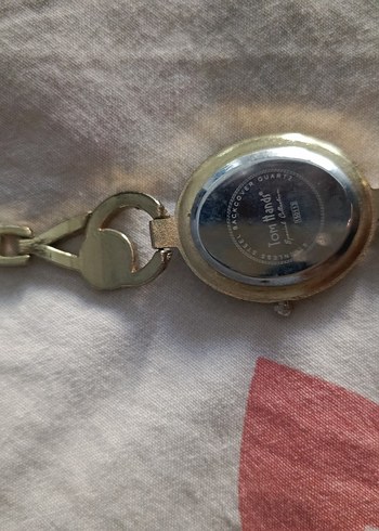 Zincir Detaylı Parlak Altın Kadın Saati - Görsel 3