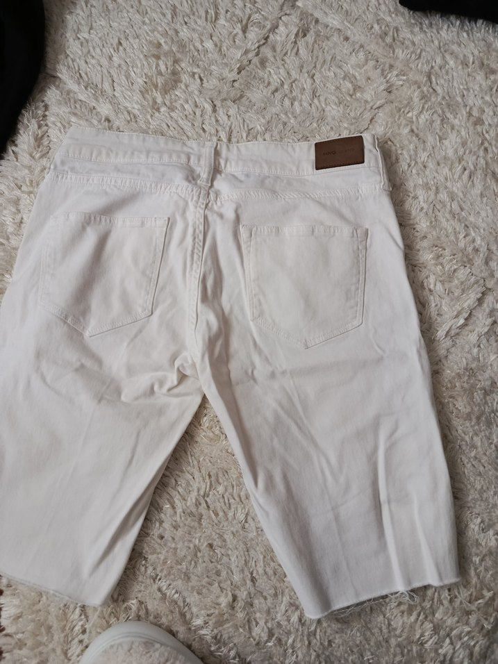 Beyaz Kadın Bermuda Şort - Görsel 2