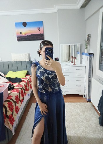 Mavi Parlak Kadın Uzun abiye Tüy Detaylı - Görsel 3