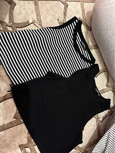 Siyah ve cizgili crop