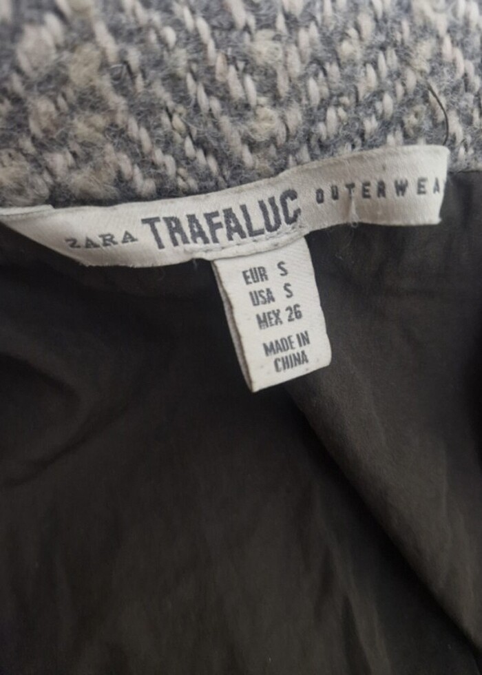 Zara Sıcak Tutan Şık Kaban - Görsel 2