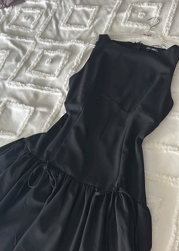 Siyah Midi Strappy Fırfırlı Uzun Kadın Elbise