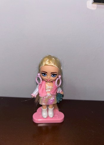 Barbie Pembe Pastel Bebek Figürü