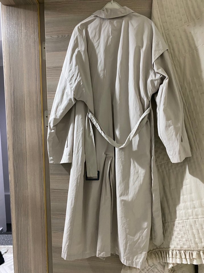 Uzun Keten Trençkot Düğmeli Yakalı - Görsel 3