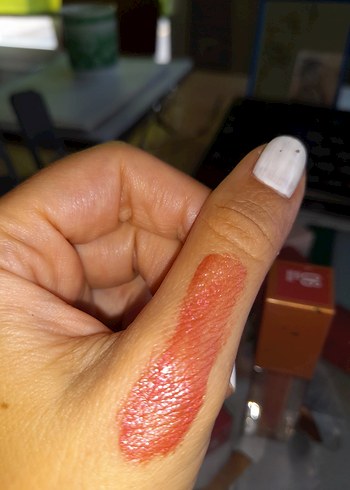  Beden kırmızı Renk Maybelline simli 06