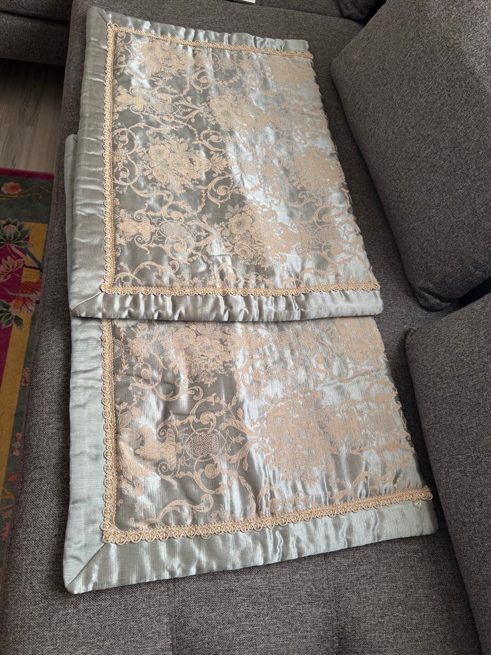 Gri İşlemeli Yatak Örtüsü - Görsel 2