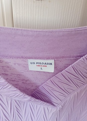 U.S Polo Assn. V Yaka Mor Kısa Kollu Pliseli Bluz