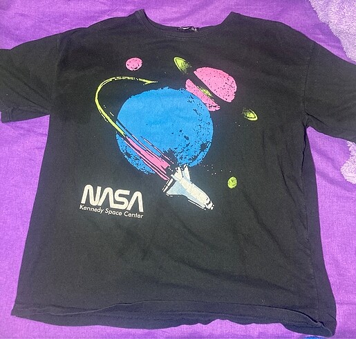 Diğer Nasa yazılı tişört
