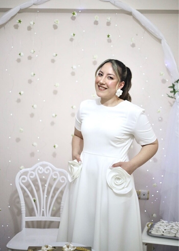 Beyaz Elbise - Görsel 2