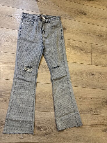 Twist Parlak Taşlı Jean