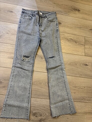 36 Beden Twist Parlak Taşlı Jean