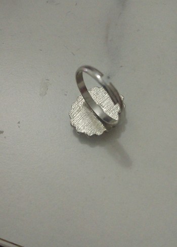 Payetli ve Beyaz Taşlı Parlak Vintage Kadın Yüzük - Görsel 3