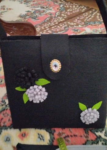 Çiçek Detaylı Siyah Keçeden Vintage Kadın Çanta.Sıfır ürün - Görsel 2