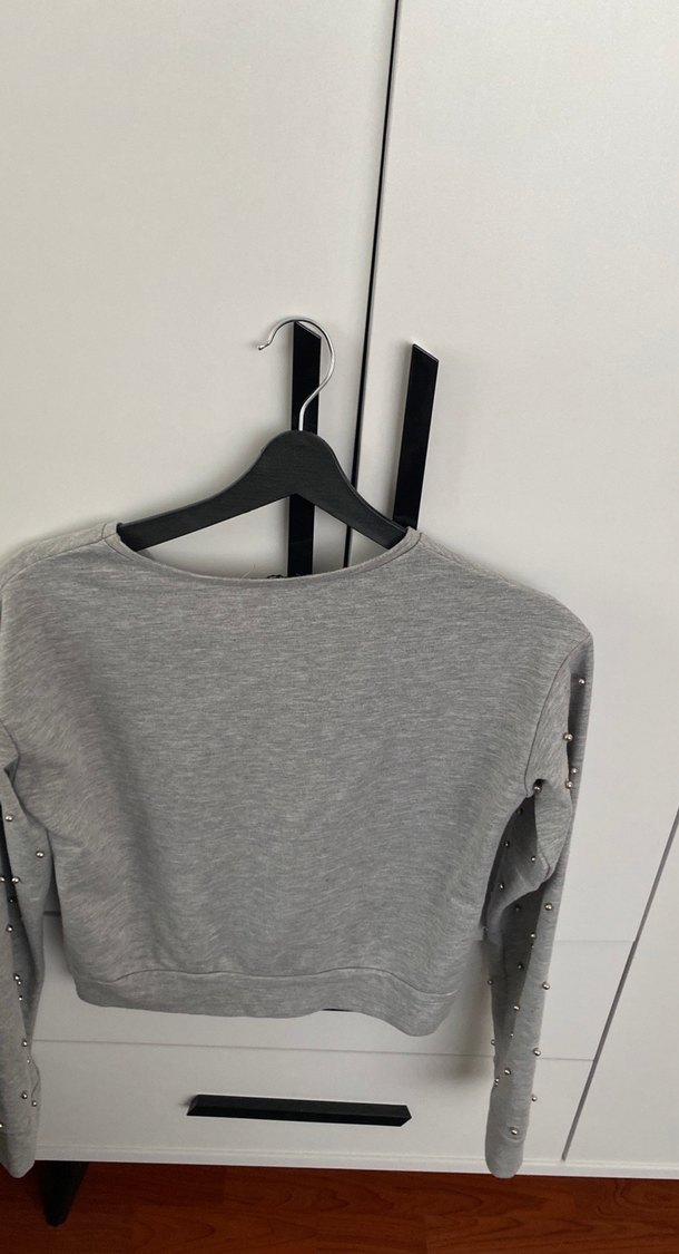 Gri Uzun Kollu incili kadın bluz - Görsel 5