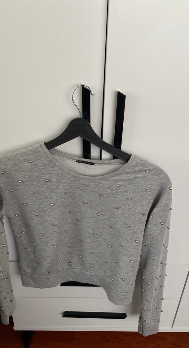 Gri Uzun Kollu incili kadın bluz - Görsel 4