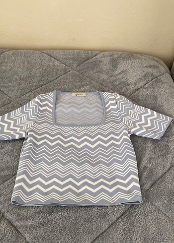 Gri Desenli Kadın Triko Kısa Kollu Bluz - Görsel 3