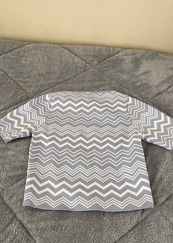 Gri Desenli Kadın Triko Kısa Kollu Bluz - Görsel 5