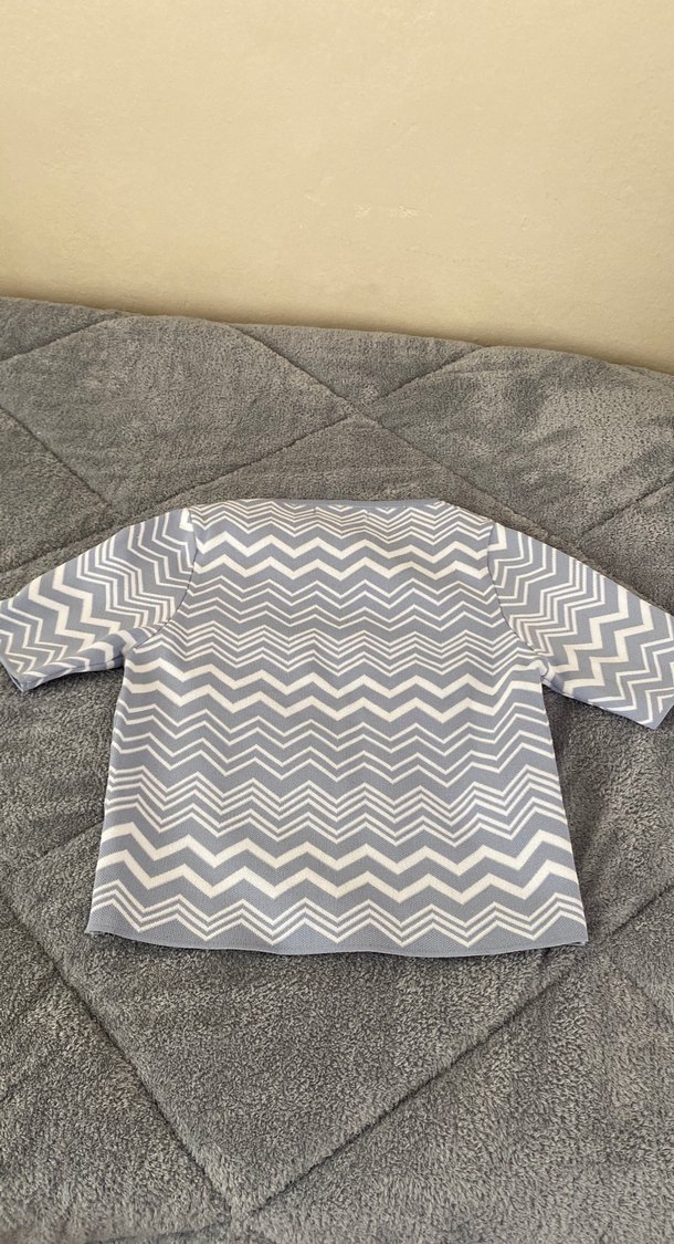 Gri Desenli Kadın Triko Kısa Kollu Bluz - Görsel 4