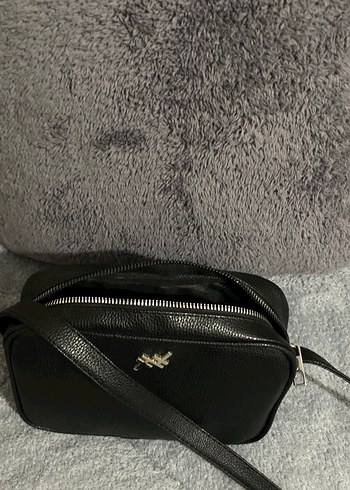 Minimalist Siyah Deri Kadın Çapraz Çanta - Görsel 4