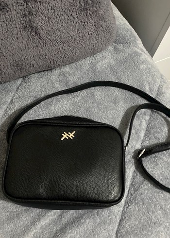 Minimalist Siyah Deri Kadın Çapraz Çanta - Görsel 6