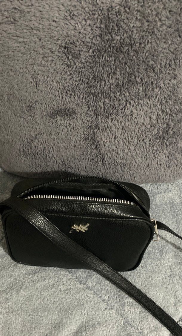 Minimalist Siyah Deri Kadın Çapraz Çanta - Görsel 4